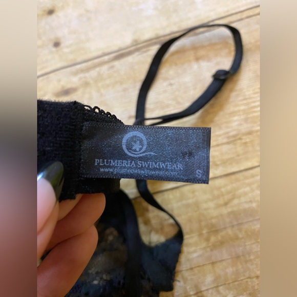 Plumeria Swimwear Lace Bra in Black - Picture 3 of 4